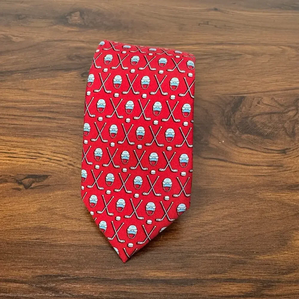 Vineyard Vines Red 100% Silk Hockey Sticks Skinny Tie Novelty Print Made in USA